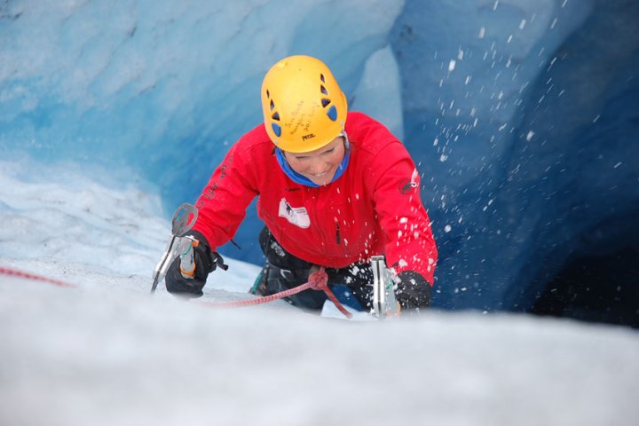 a person riding a snow board